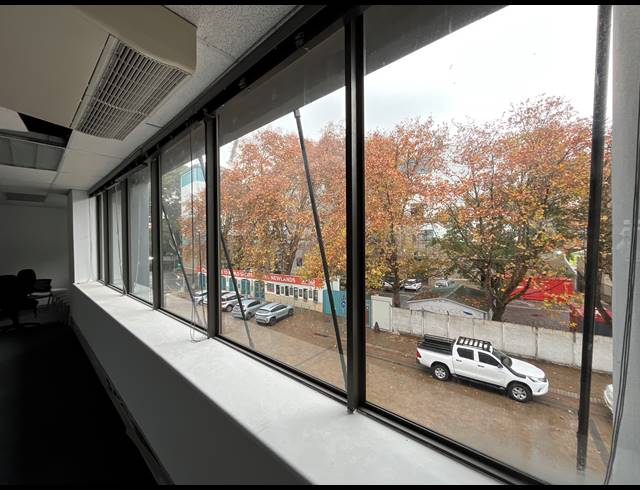 310.50M² OFFICE TO LET IN NEWLANDS